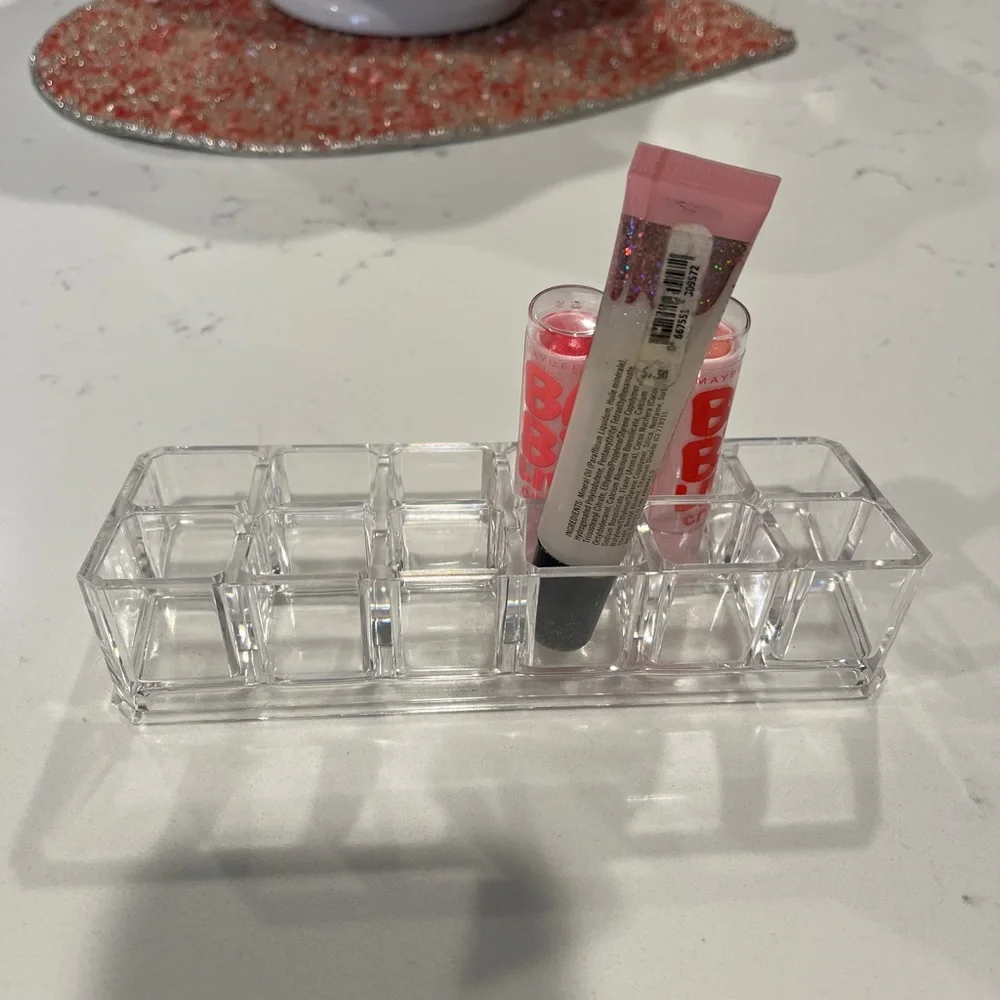 Clear Lip Organizer! - Picture 2 of 9